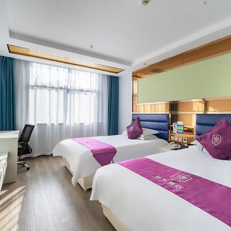 Rongle Business Hotel Yiwu  Bagian luar foto