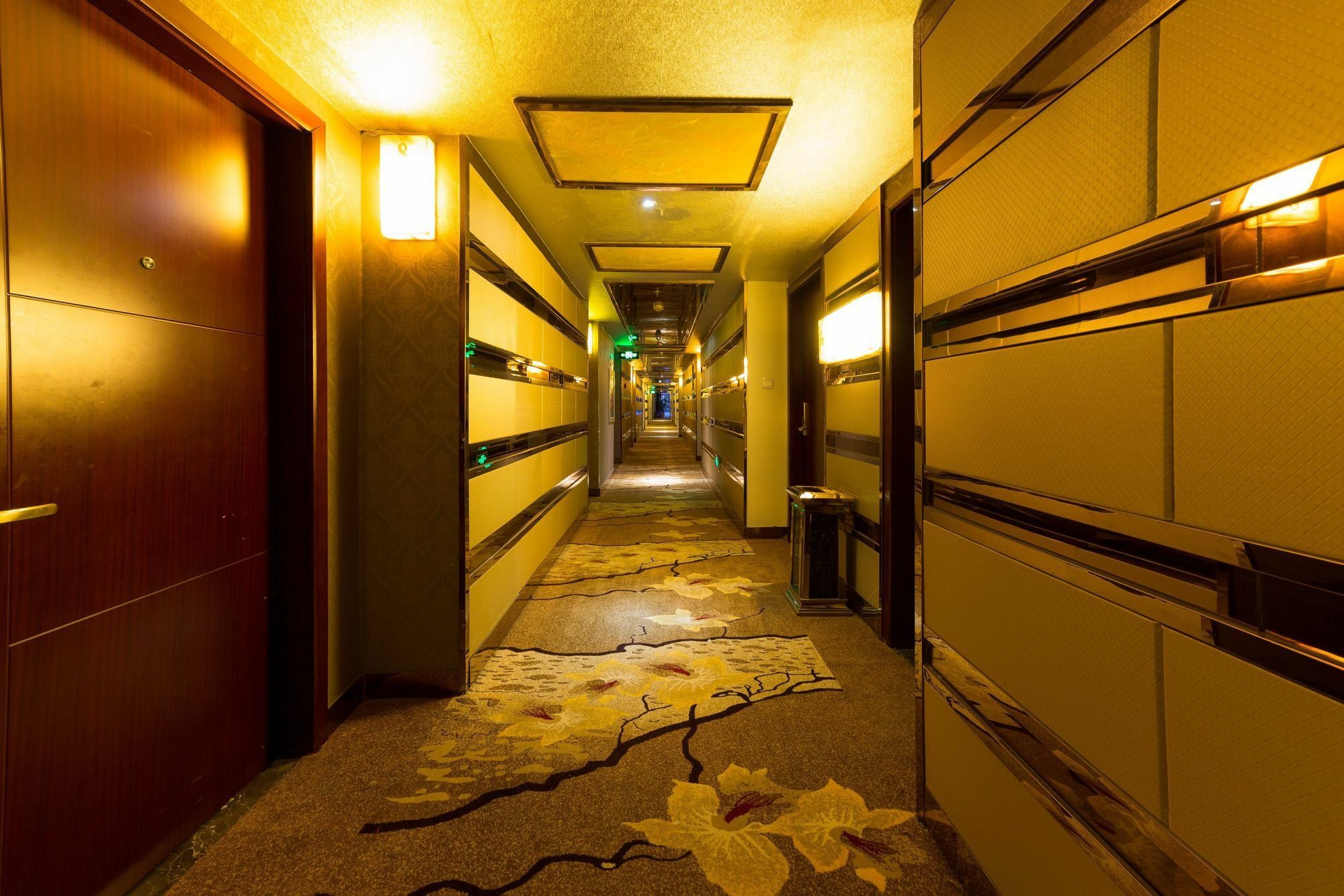 Rongle Business Hotel Yiwu  Bagian luar foto